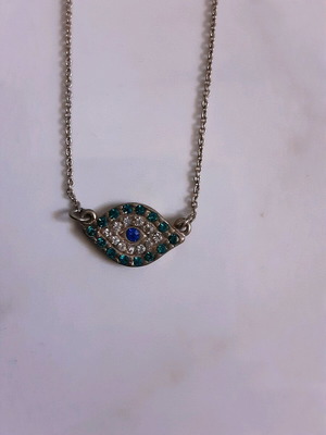 Eye necklace like new, worn
