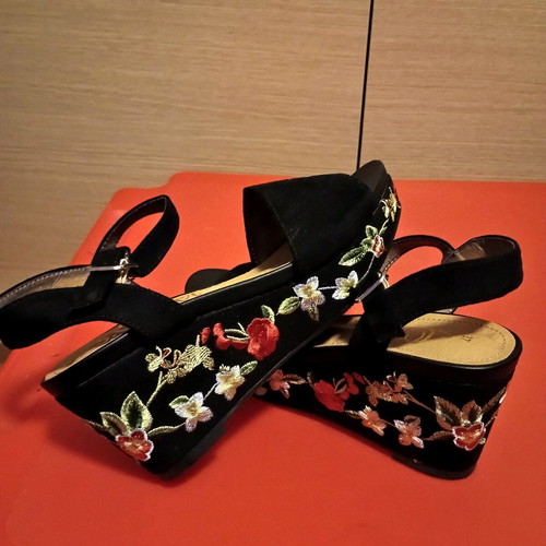 S.Oliver platform No37 new black with embroidery