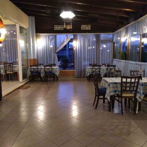 Restaurant building 200 sqm with full catering equipment, ready to operate