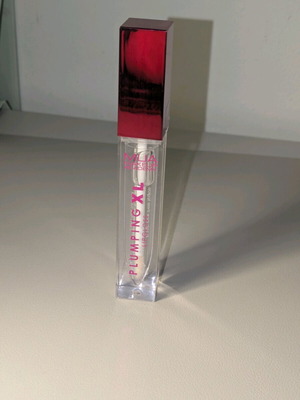 MUA Plumbing XL lip gloss sealed