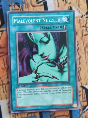 Malevolent Nuzzler Equip Spell κάρτα σαν καινούργια