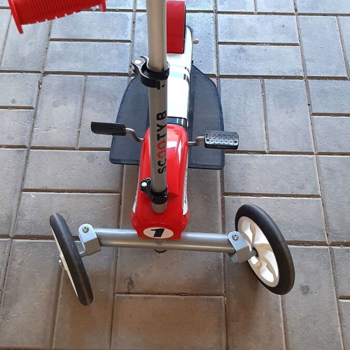 ScootyB Kids Scooter 3 Wheels with Pedals like new