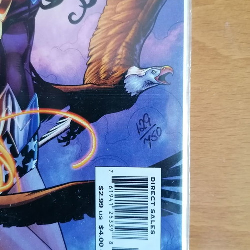 Wonder Woman vol.3 (2006-2010) #1 signed by Allan Heinberg like new