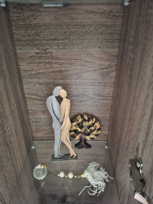 Decorative home set like new in gold, gray and black tones