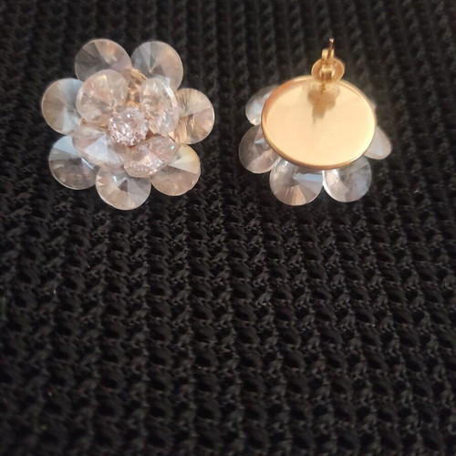 Crystal earrings daisies new with gold-colored clasp