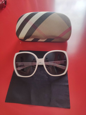 Γυαλιά ηλίου Burberry B 4067 λευκά σαν καινούργια με θήκη