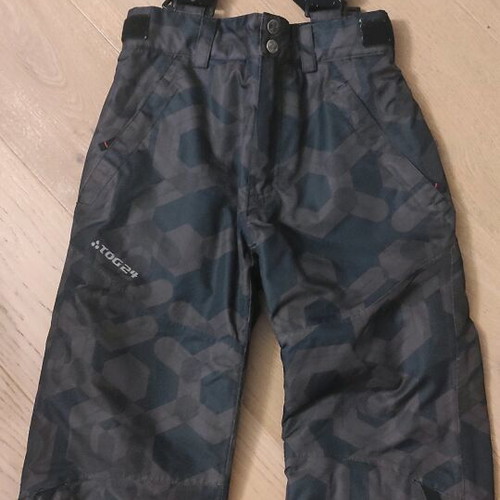 Snow pants for ages 4-6 like new, waterproof for skiing
