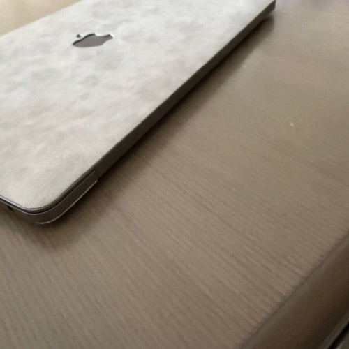 MacBook Pro M1 16GB 512GB with TouchBar and Magic Mouse 2 like new