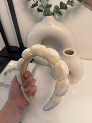 Hairband in cream color with soft velvet fabric