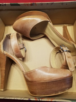 Migato leather tan pumps like new, size 37