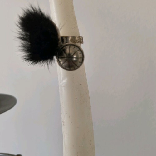 Extreme metal ring like new with unique design