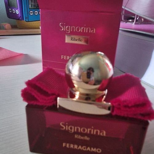 Signorina Ribelle by Ferragamo Eau de Parfum 30 ml like new