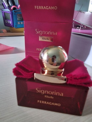 Signorina Ribelle από Ferragamo Eau de Parfum 30 ml σαν καινούργιο