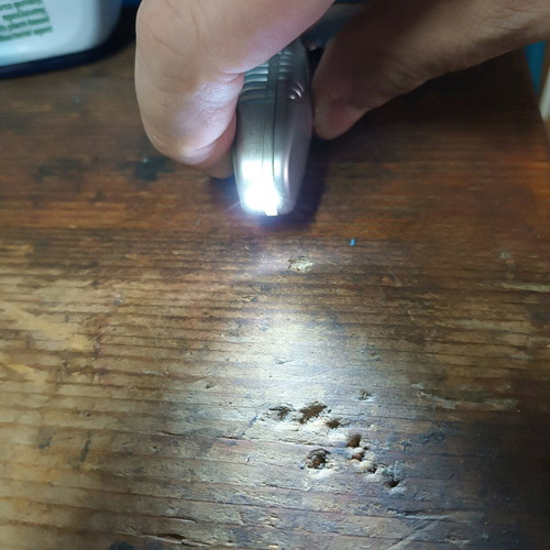 Battery flashlight keychain with led bulb like new
