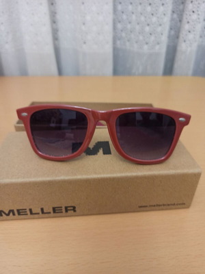 Women's sunglasses like new, apple blossom color