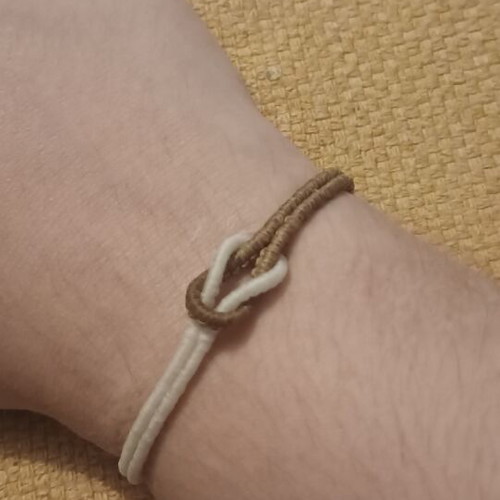 Macrame bracelet new, two colors white and brown