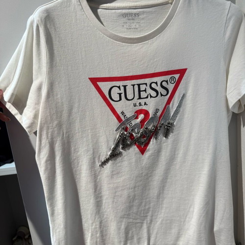 Guess T-shirt white, like new, size M