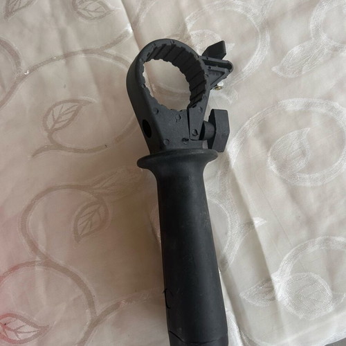 Globus impact drill used with large set of bits and sockets