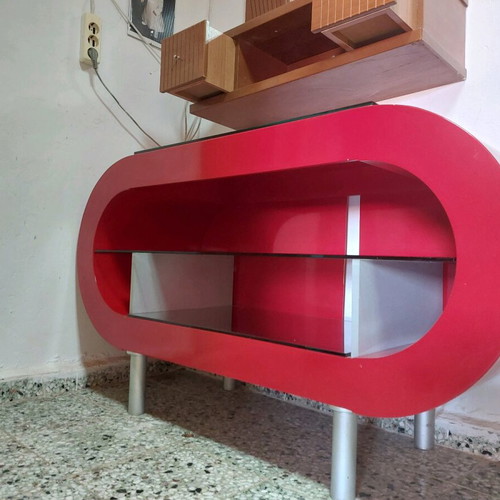Red lacquered furniture used with crystal shelves