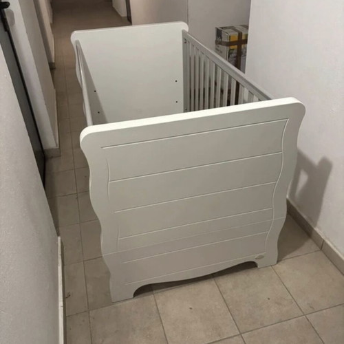 Santa Bebe convertible baby cot with Grecostrom mattress and chest of drawers