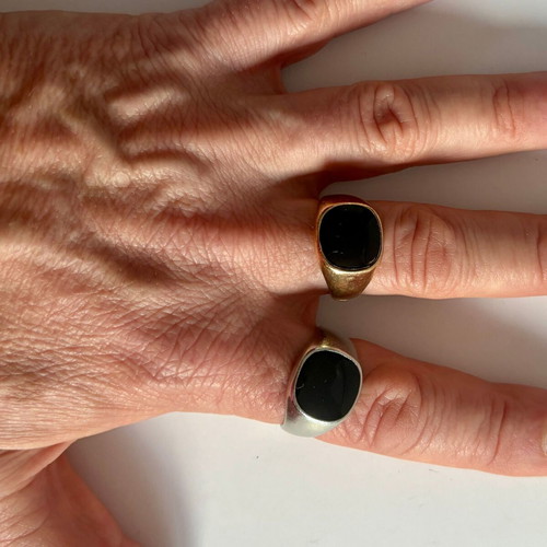 Twin Signet Rings new with factory defects, silver and gold tone