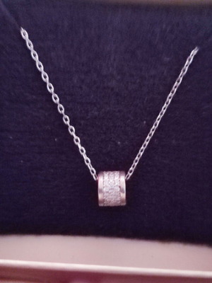 Silver pendant necklace new with subtle rhinestones