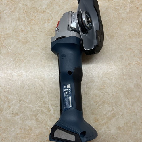 Bosch tools with 3 4.0Ah batteries and carrying case new