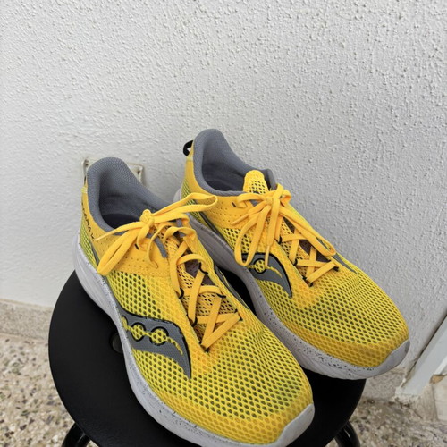 Saucony Kinvara 14 running shoes like new, men's size 44, gray and yellow