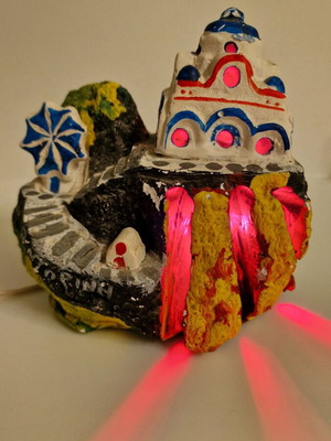 Santorini decorative lamp with light like new