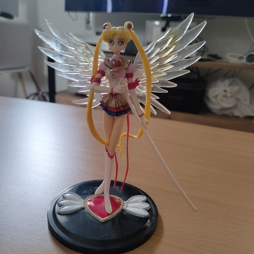 Sailor Moon figure used with base and transparent wings