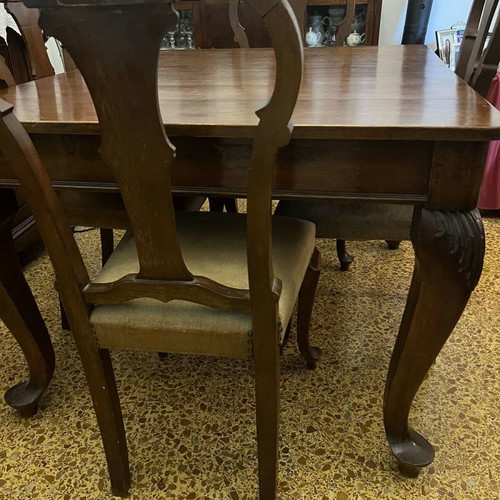 Dining set used with 4 chairs and extendable table