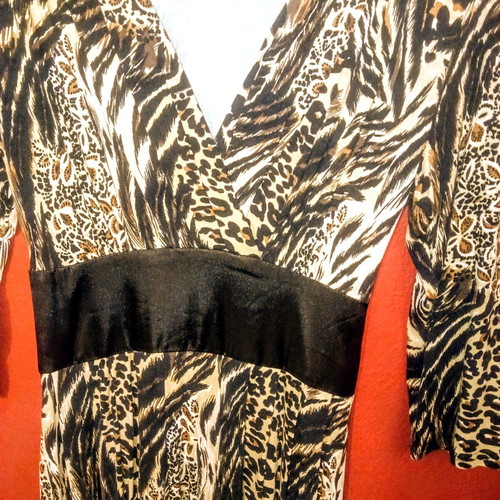 Animal print dress new with 3/4 sleeve and satin belt size medium/large