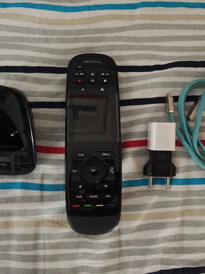 Logitech Harmony Touch τηλεχειριστήριο σαν καινούργιο