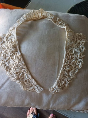 Lace collar used, beige, for clothing decoration