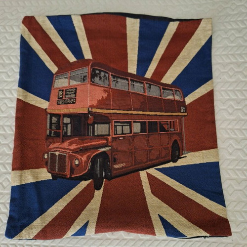 London pillowcase like new, 45×45 with zipper and thick fabric