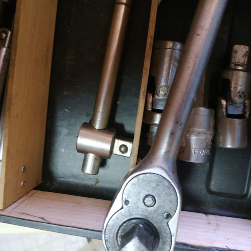 Car Air Impact Wrench used with sockets