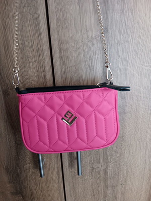 Fuchsia shoulder bag like new, stylish and high quality