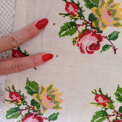 Handmade embroidered pillowcase with roses, like new, 56x58 cm