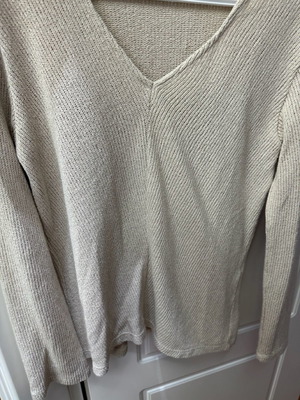 Beige pullover used, thin