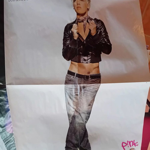 Posters of 2000s artists like new, set of 12