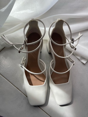 Zara Mary Jane’s ballerinas size 39 like new, white