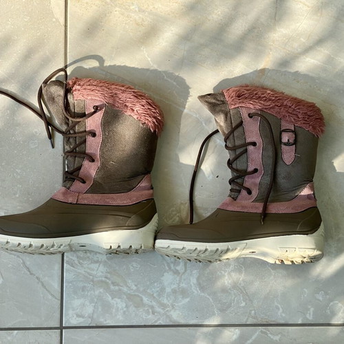 Women's winter boots size 39 like new, waterproof and warm