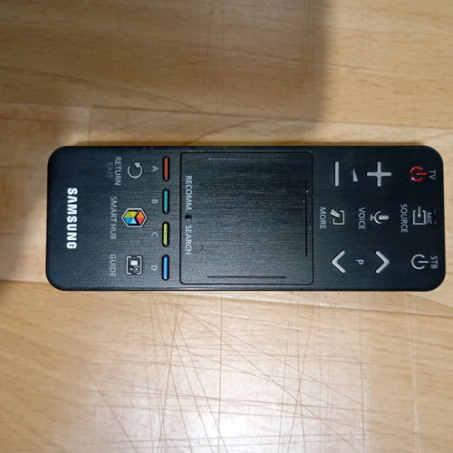 Samsung TV remote used, in good working condition