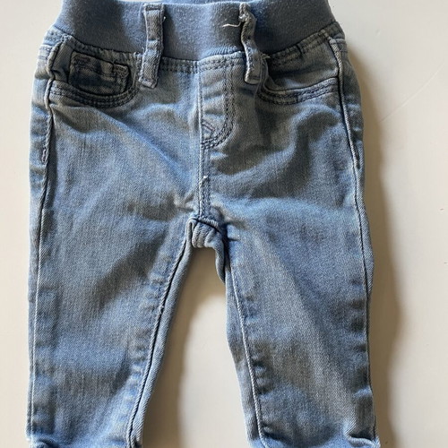 Baby jeans like new, size 0-3 months, Gap brand