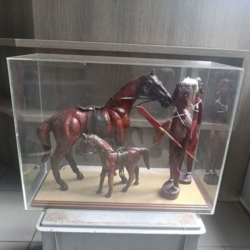 Handmade horse and native figurines set of 2+2 with plexiglass