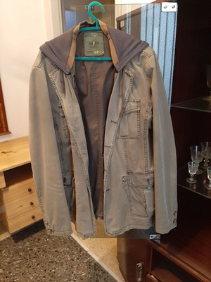 Vogue thin jacket like new, size L, green