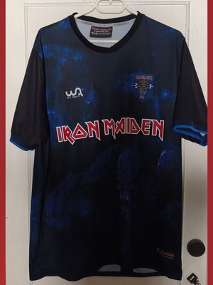 Iron Maiden Football Shirt Final Frontier 2XL like new