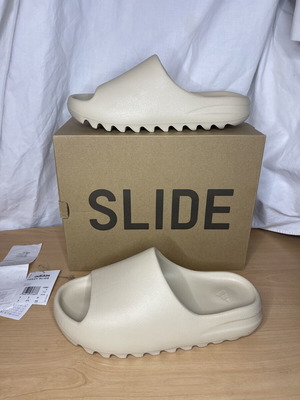 Adidas Yeezy Slides Bone size 43 DS