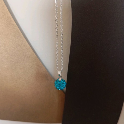 Necklace blue, 18kgp stamp, like new