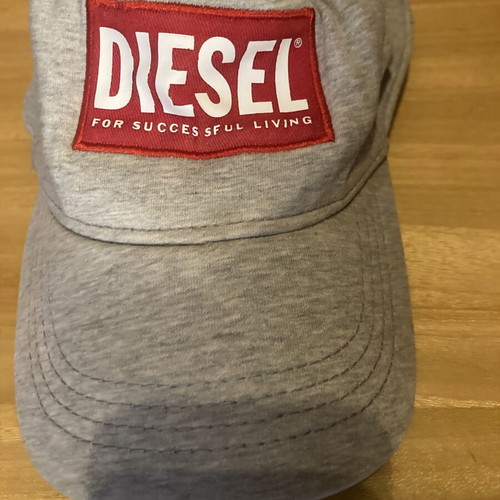 Hats pack of 5 used, Diesel, Nike, Maui, Monster